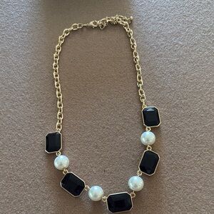 Chic Gold and Black Necklace with Pearls
